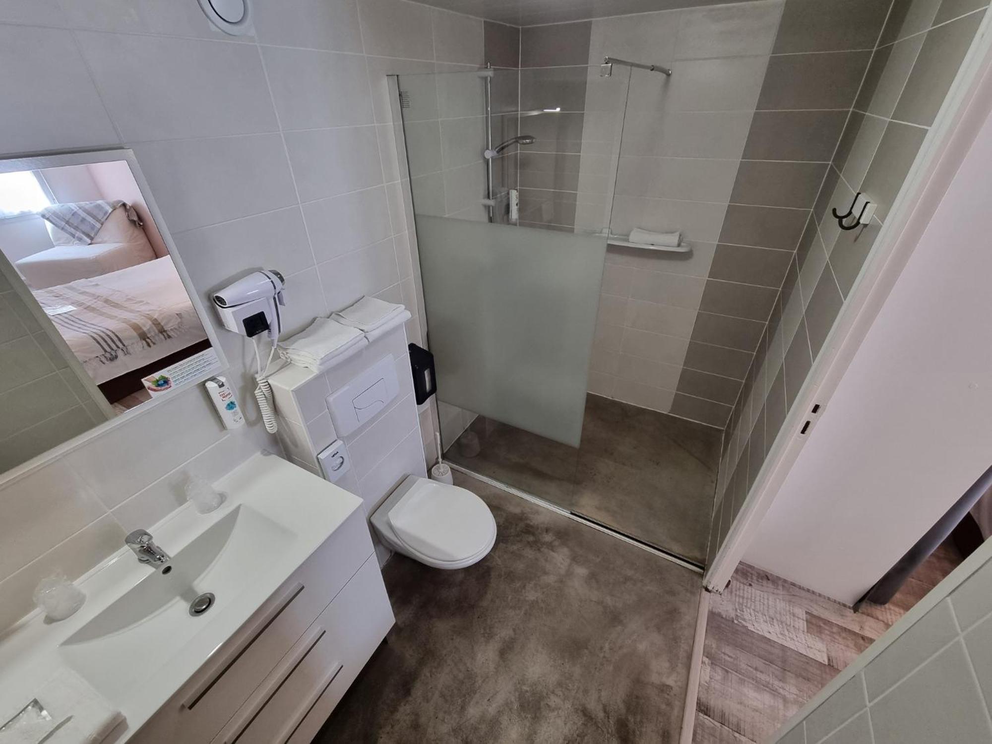 Cit'Hotel Les Atlantes Медис Экстерьер фото